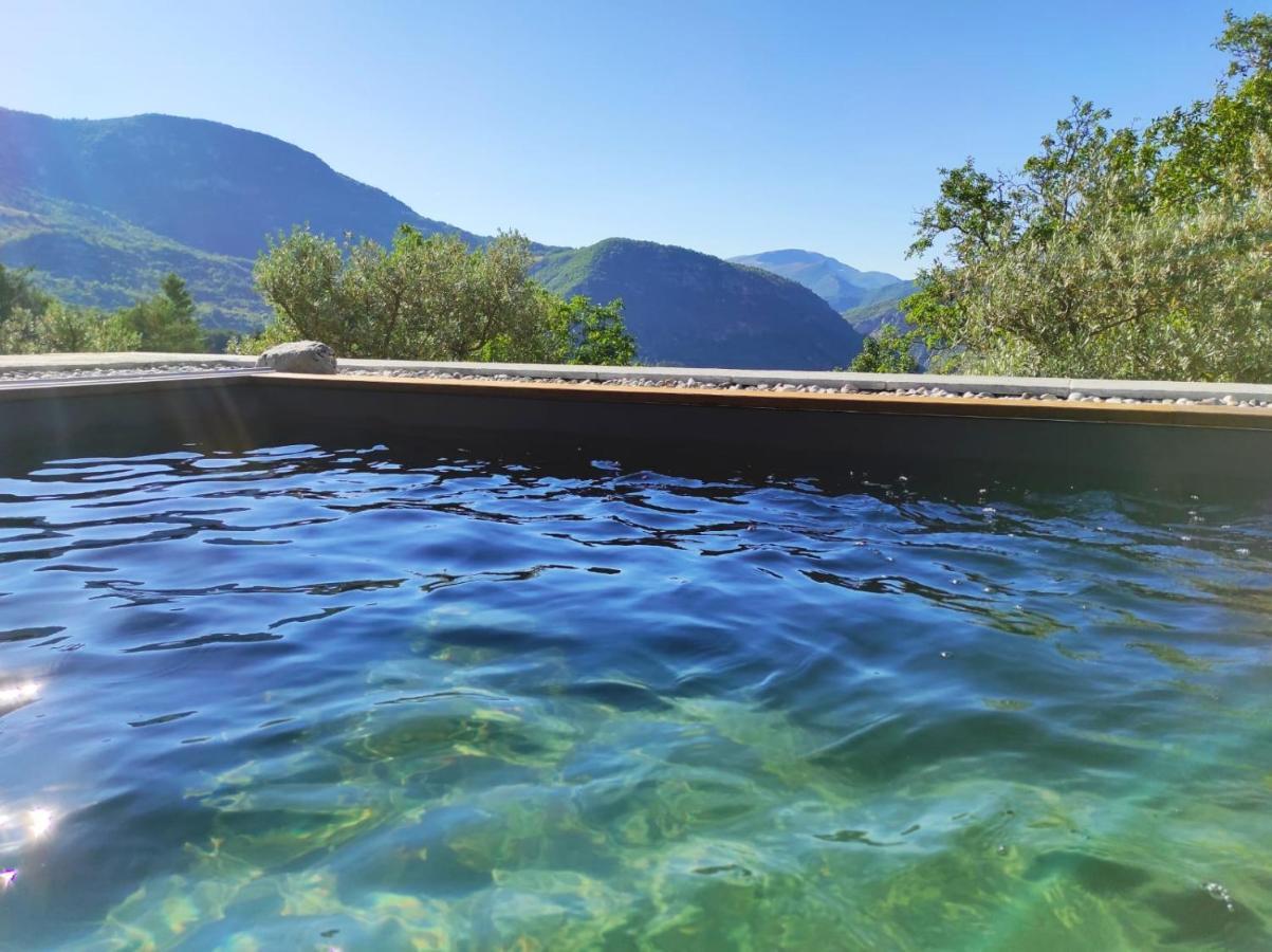 Entre Terre Et Ciel Bed & Breakfast Remuzat Bagian luar foto