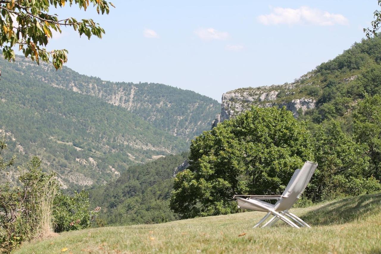 Entre Terre Et Ciel Bed & Breakfast Remuzat Bagian luar foto